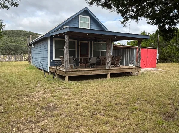150 Hummingbird Ln, Uvalde, TX 78801