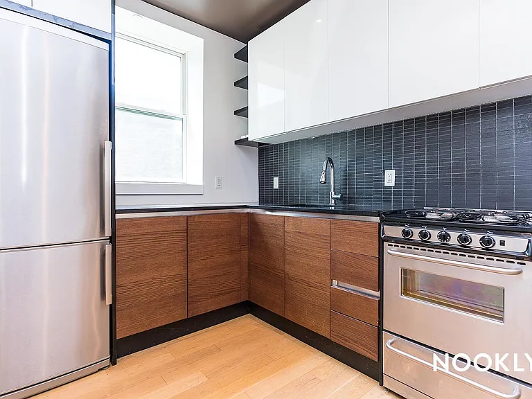 829 Willoughby Ave #2B — Photo 3