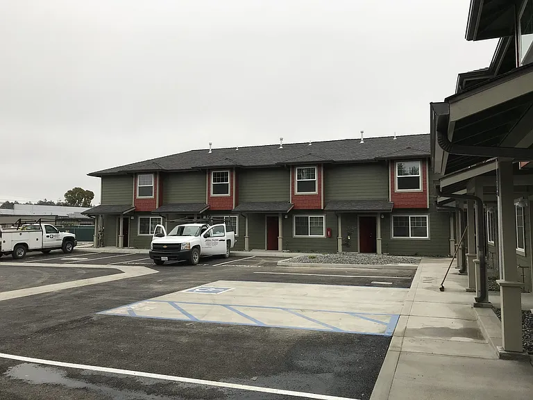 2750 Central Ave — Photo 2