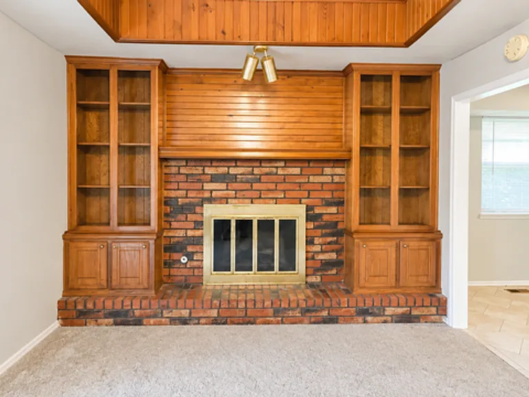13233 Eastridge Dr — Photo 3