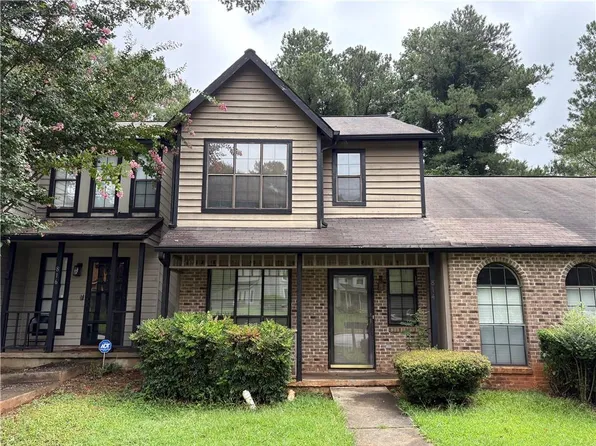 814 Heritage Oaks Dr, Stone Mountain, GA 30088