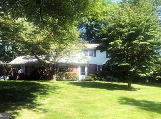 559 Park Ridge Dr, Wayne, PA 19087