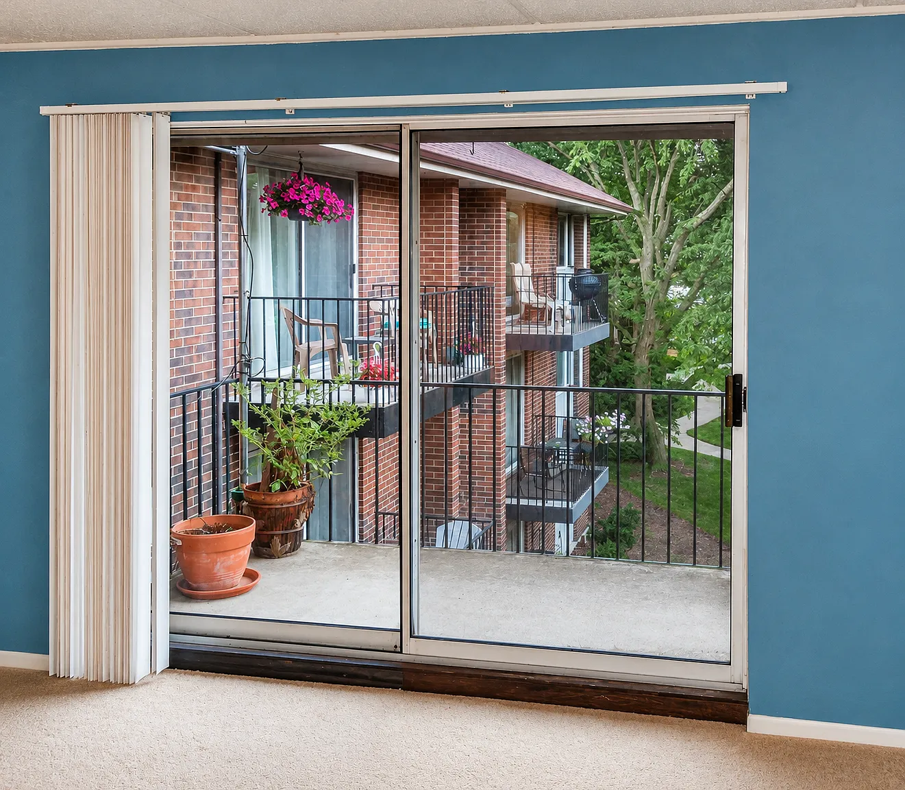 2 bed, 1.5 bath, 1047 sqft, $1,900 — Photo 1