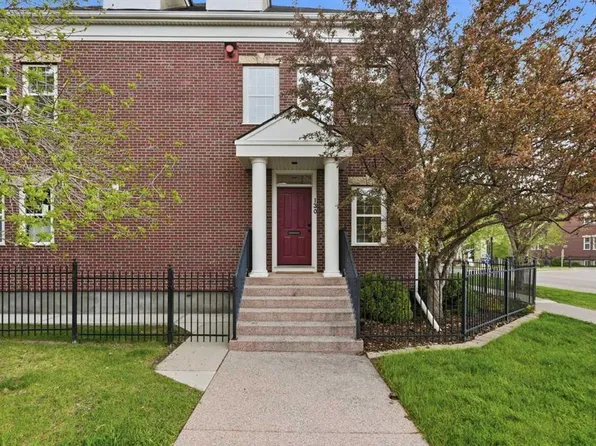130 S Garrison Sq SW, Calgary, AB T2T 6B2