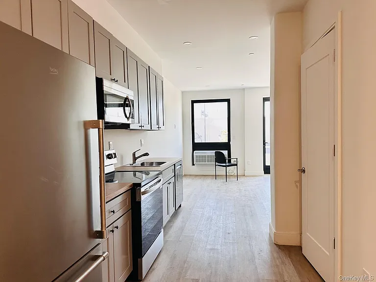 362 W Merrick Rd #101 — Photo 3