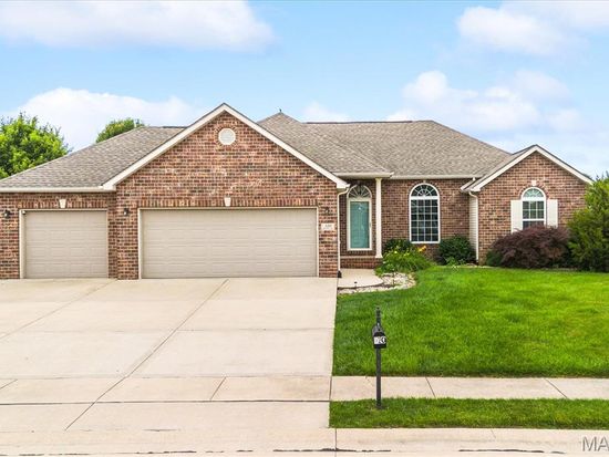 320 Aberdeen Dr, Glen Carbon, IL 62034