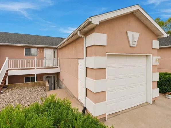 1730 W 18th St APT 102, Cedar Falls, IA 50613