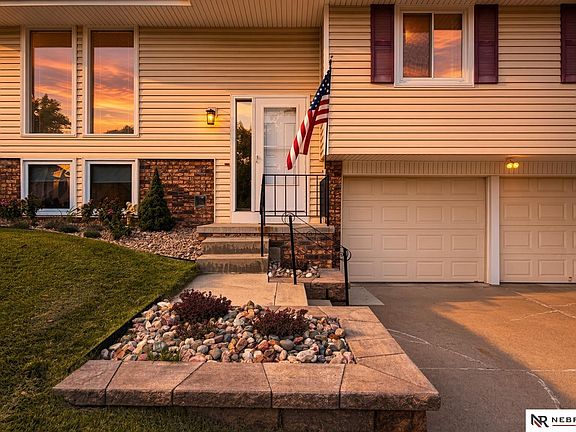 4th image of 12140 Burdette Cir