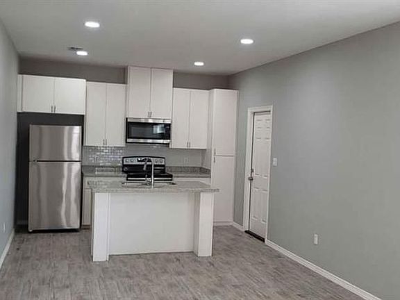 2nd image of 4910 Heritage Dr