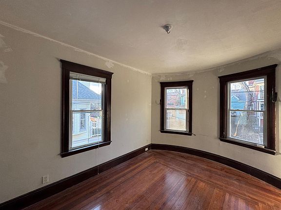 5th image of 62 Liberty Ave #2C