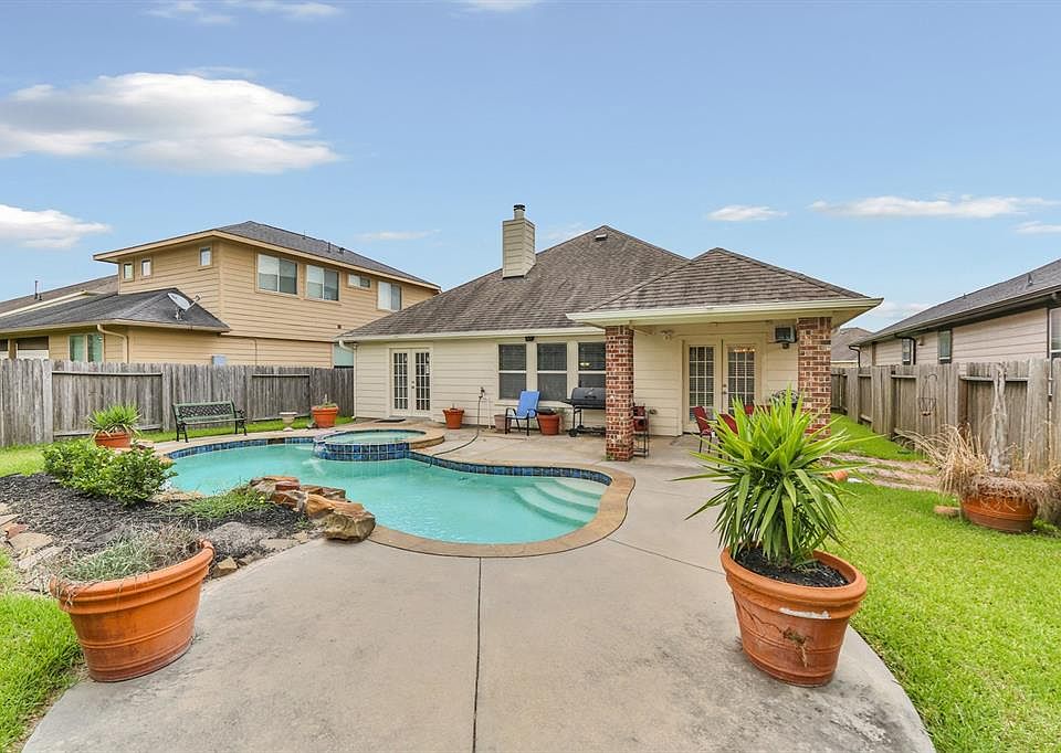 1st image of 15615 Bluff Park Ct