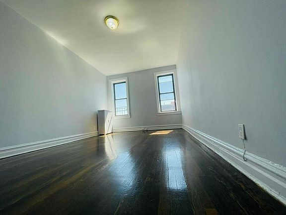 4th image of 2157 Ocean Ave #6M