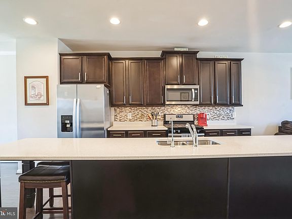 5th image of 8181 Hollow Ct