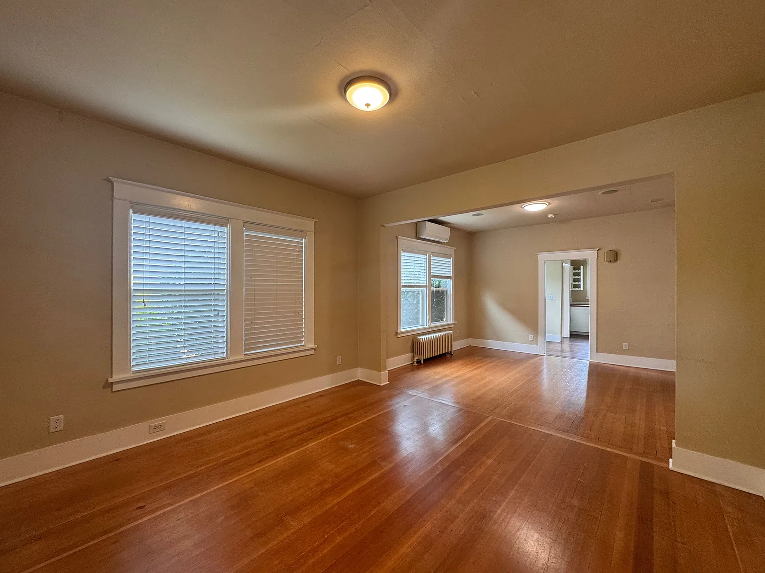 3 bed, 1.5 bath, 2240 sqft, $3,495 — Photo 3