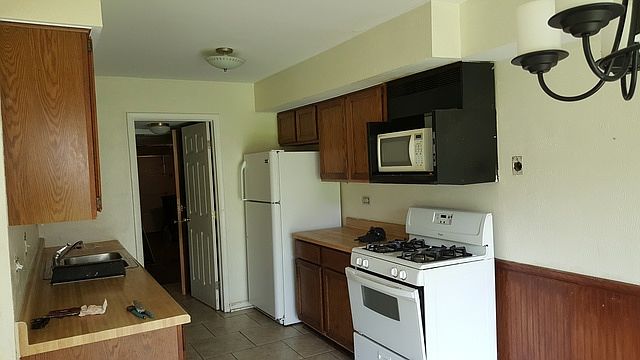 2nd image of 1347 Kingsbury Dr Unit 3