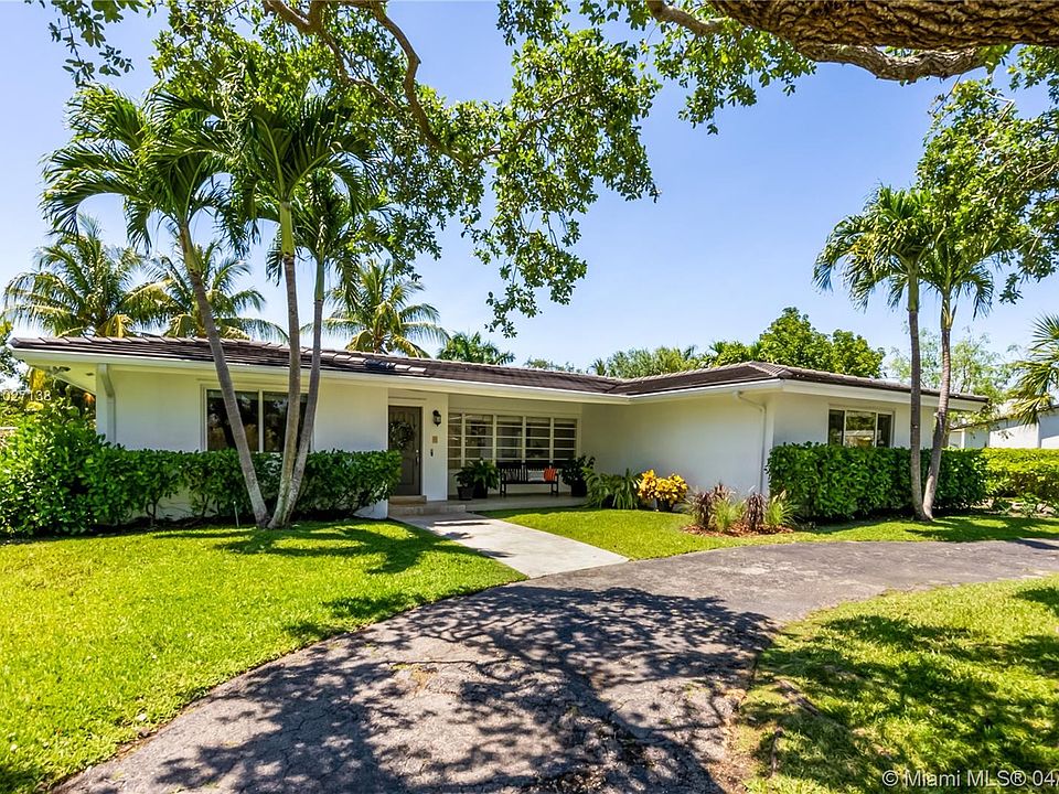 1st image of 10480 SW 70th Ave