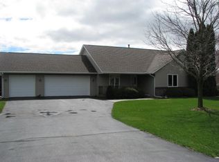 9591 Rambouillet Rdg, Roscoe, IL 61073