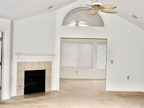 2nd image of 1119 Oak Heights Ln