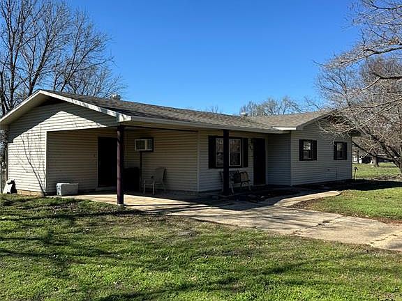 3rd image of 107 E Wilkey Dr