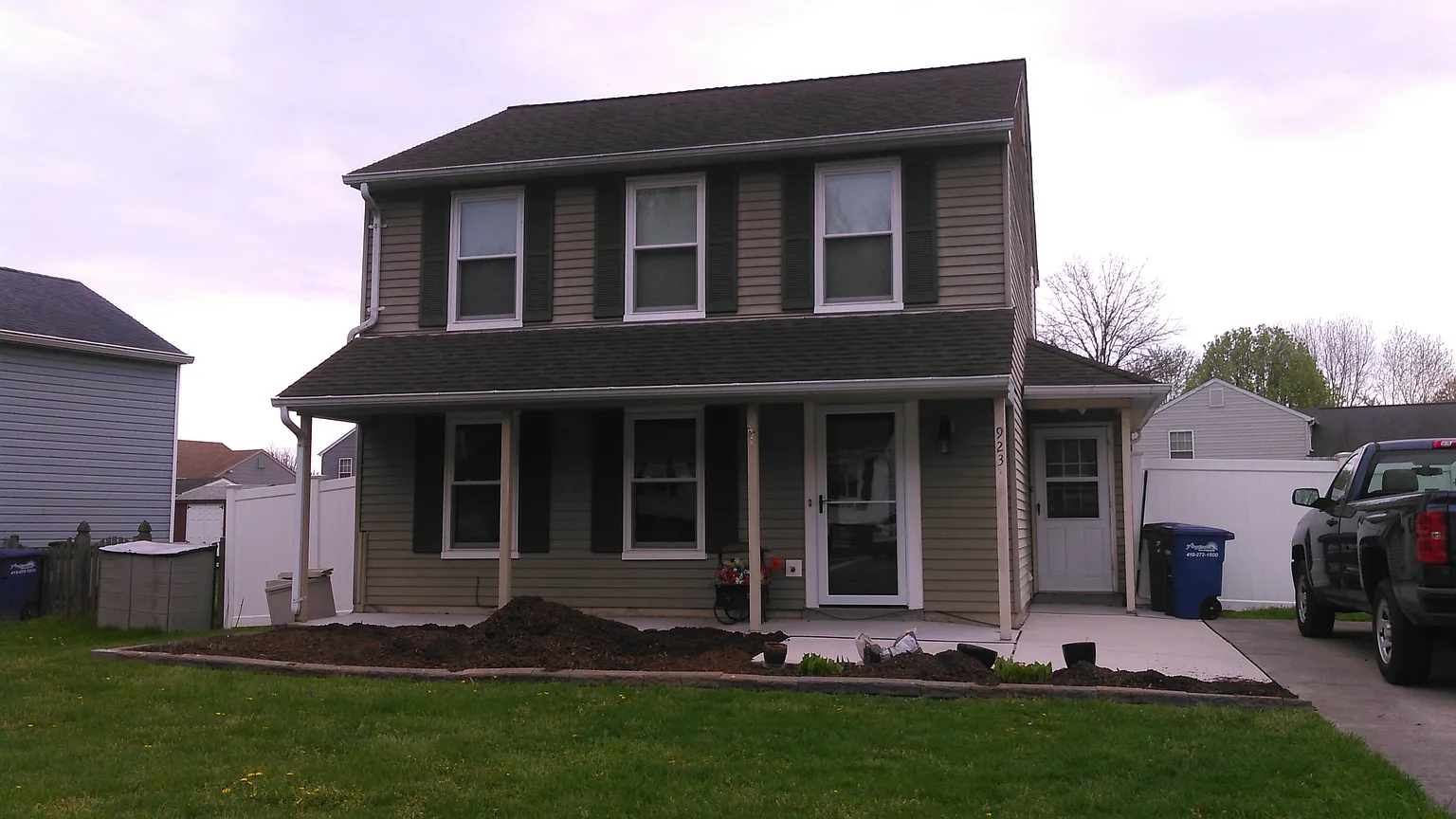 923 Edmund St photo 1