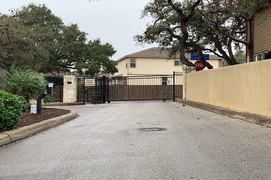 1st image of 6434 Lionheart Park