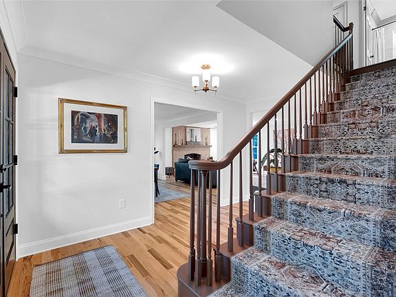 5th image of 510 Asbury Cir