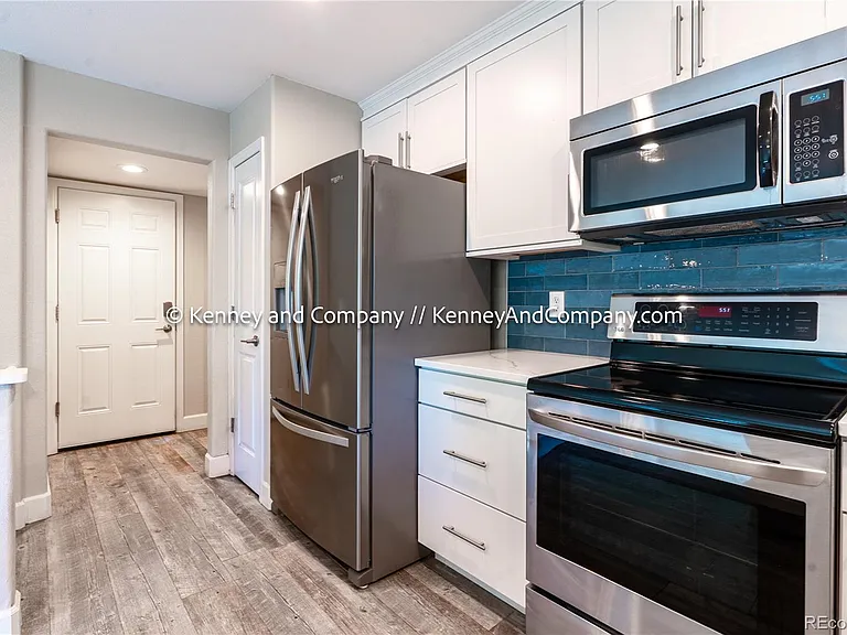 875 S Lindsey St — Photo 11