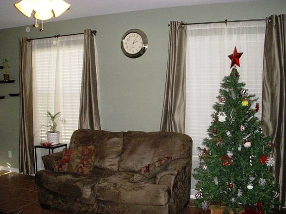 4th image of 305 Clydesdale Ln
