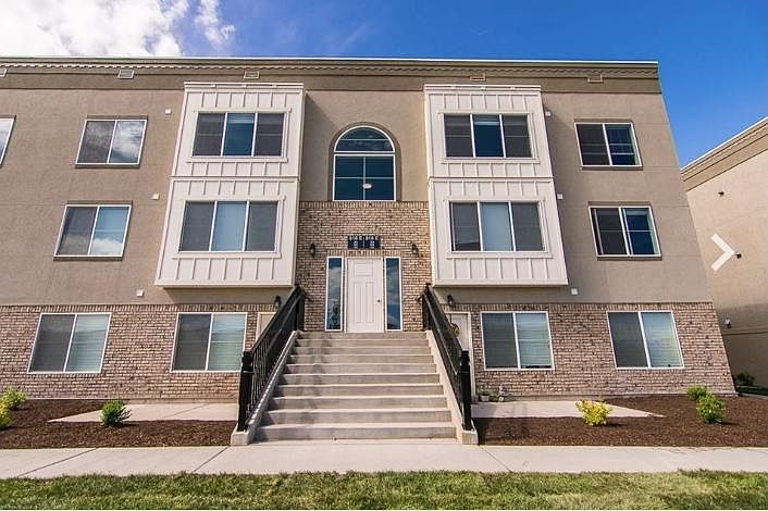 Exterior of building, end unit
