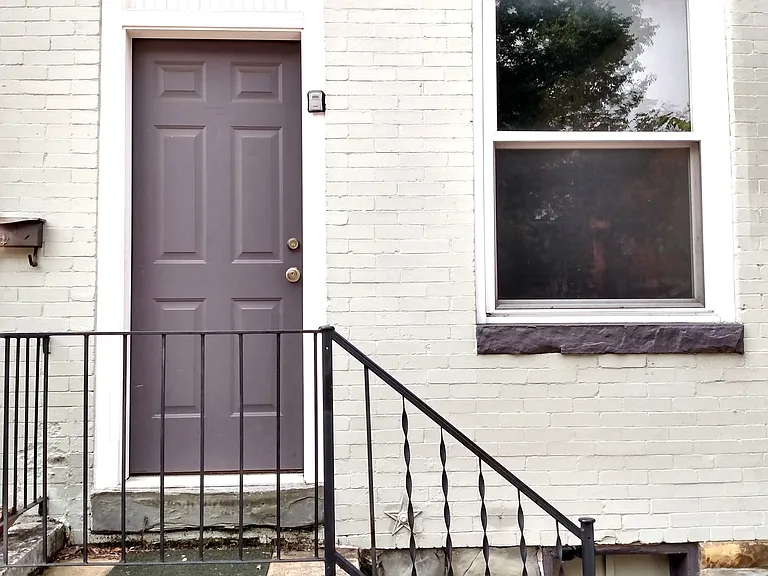 112 E Washington St — Photo 2