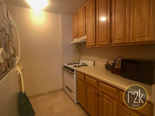 Rented by Realty 2000 Corp | media 6