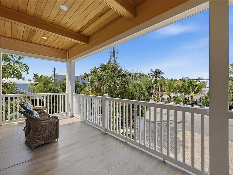 113 Aqua Ln — Photo 38