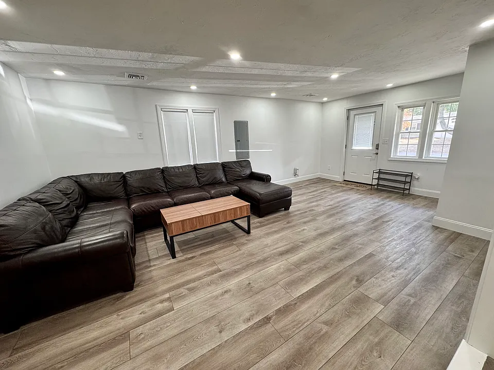 120 Stephen Dr