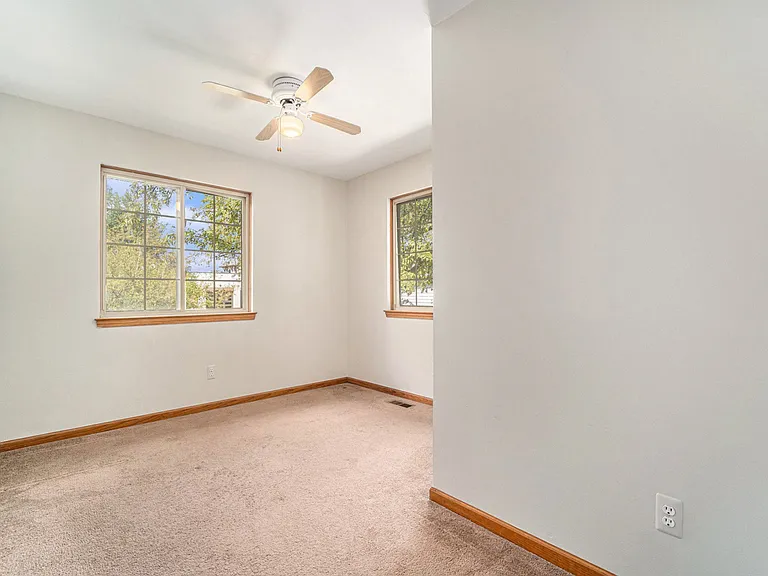 896 Saint Clair St — Photo 19