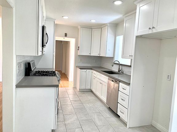 5th image of 15209 Cullen St