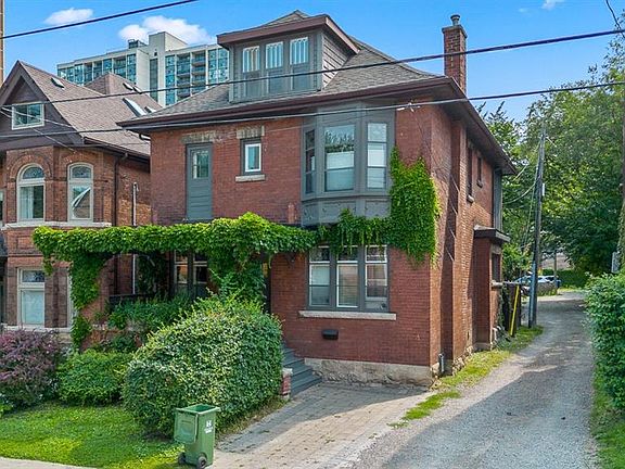 2nd image of 217 Caroline St S