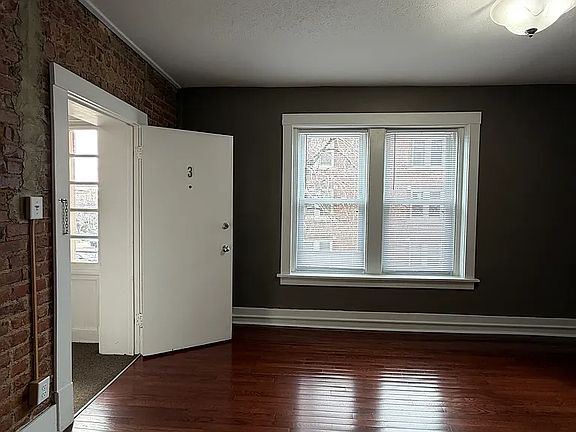 5th image of 2626 Dewey Ave #6