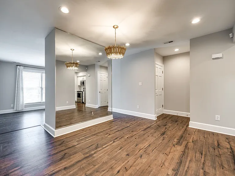 2220 Roswell Ave #B — Photo 3