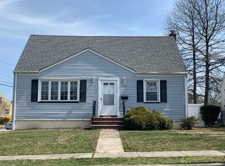 140 Midfield Rd, Colonia, NJ 07067