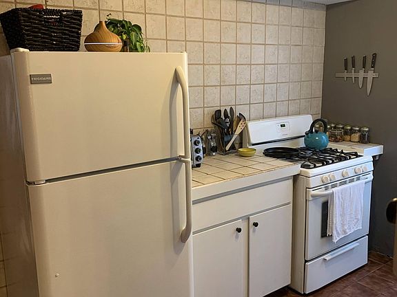3rd image of 3646 Midvale Ave Floor 1
