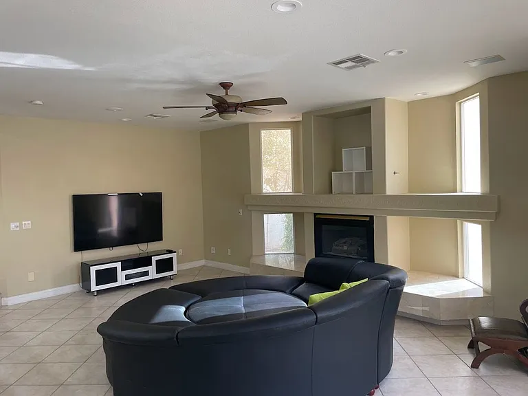 8757 Castle Hill Ave — Photo 16