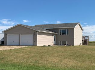 206 8th St W, Carlos, MN 56319