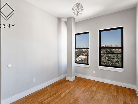 4th image of 650 Marcy Ave