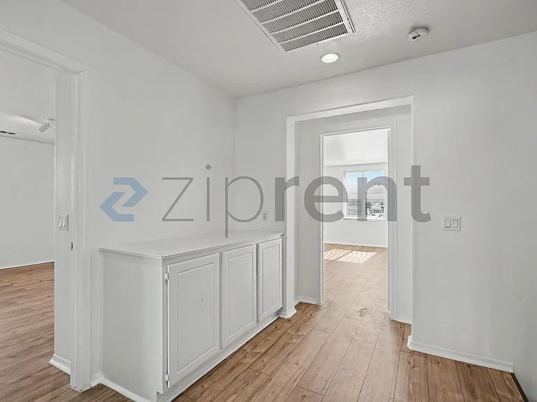 1854 Bankstown Way — Photo 35