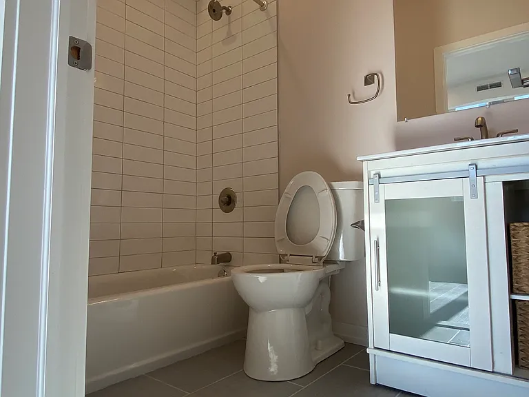 1309 S 20th St #4 — Photo 34