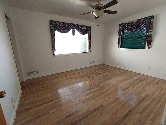 MBR w wood floor