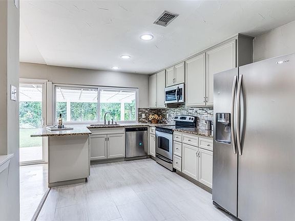 2nd image of 6716 Orangewood Dr