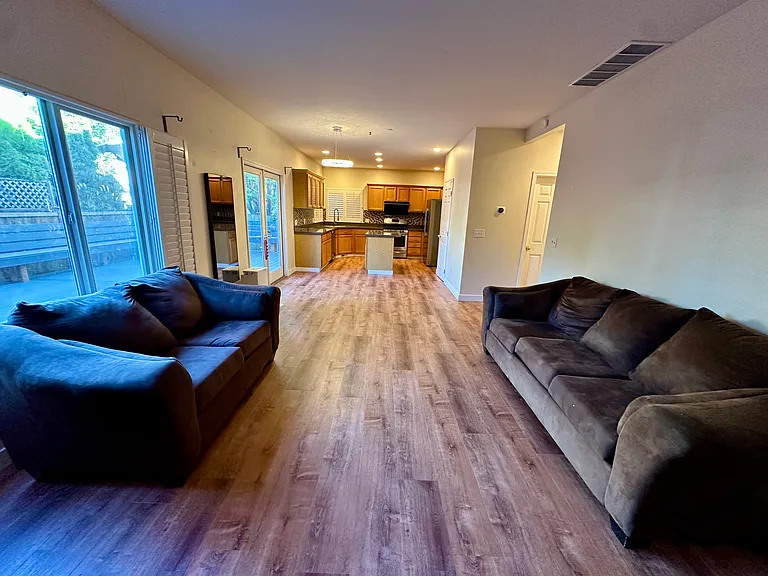Spacious Living room