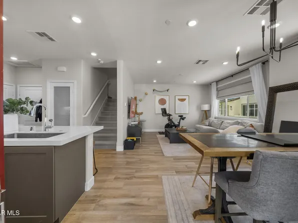 2556 Little Rock Ln, Simi Valley, CA 93065