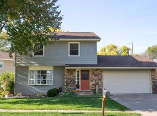 3806 Tanglefoot Ter, Bettendorf, IA 52722